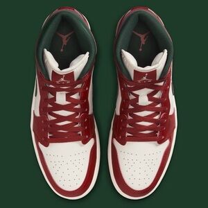 Air Jordan 1 Mid “Redstone/Midnight Green 💚👟